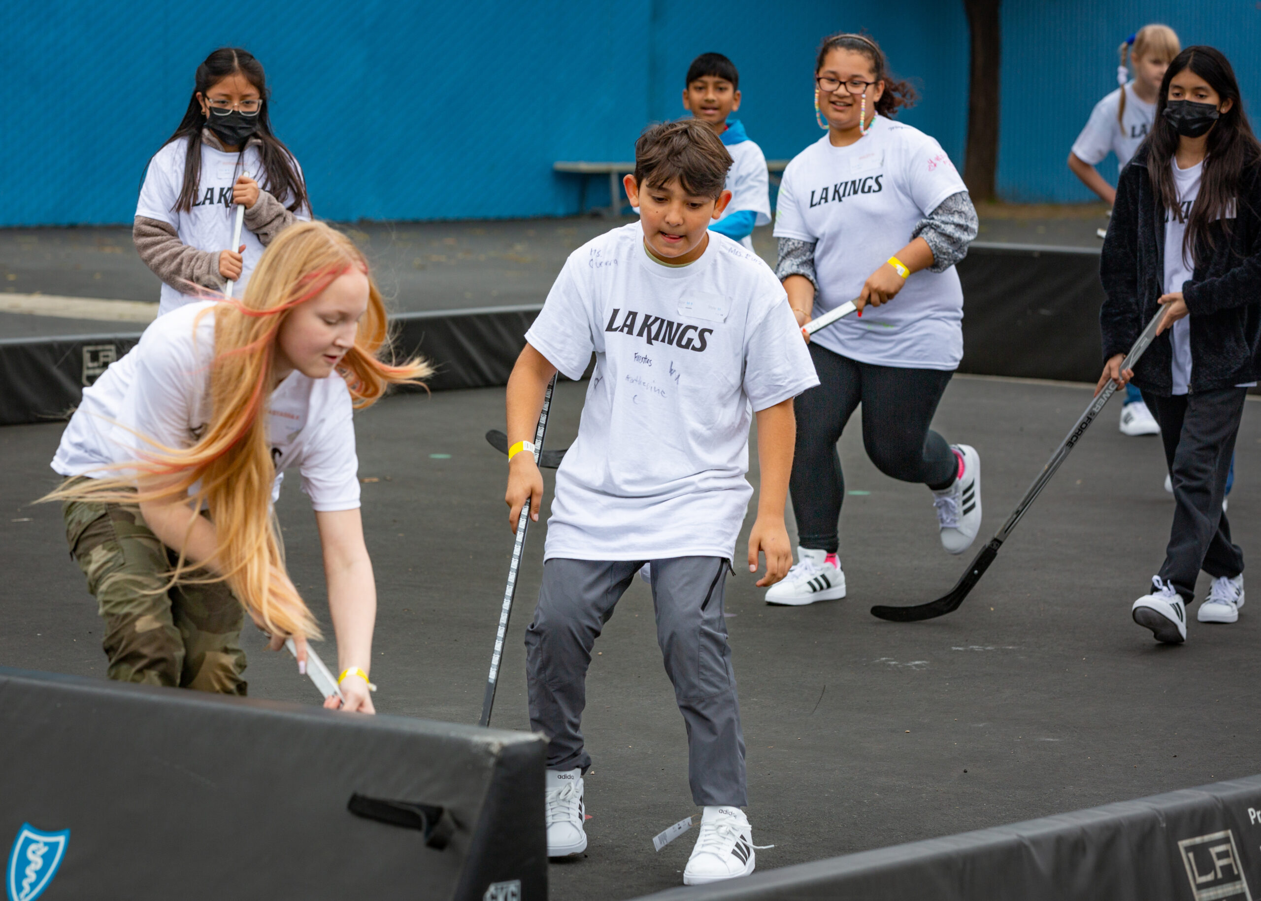 LA Kings Bring New Shoes and Hockey to 420 Kids in LA – Shoes That Fit